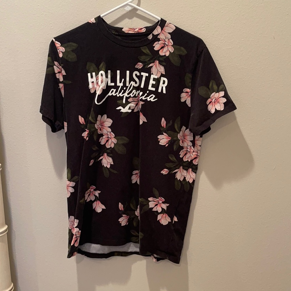Hollister black and pink short sleeve size large